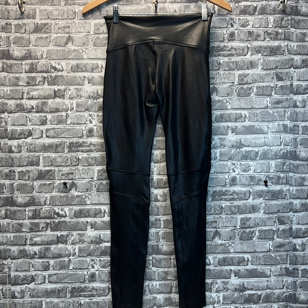 SPANX‎ - Picture 4 of 8